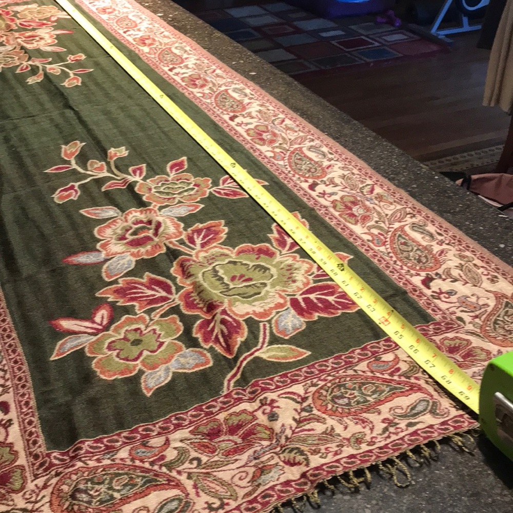 Pashmina 26” X 70” fringed and reversible floral
